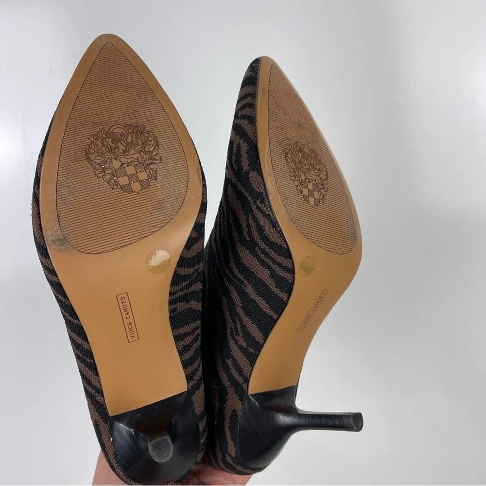 Vince Camuto Achie Knit Sock Booties Point Toe Brown Tiger Print Women's Sz 6.5